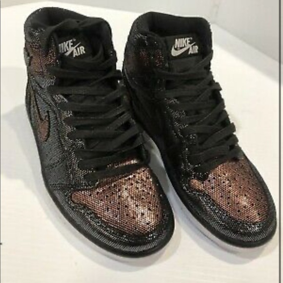 Jordan 1 Women’s Fearless in Rose Gold Metallic - Picture 2 of 7
